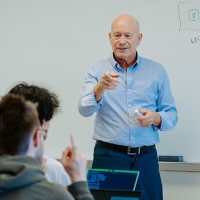 Professor Wes Bethel teaching a computer science class